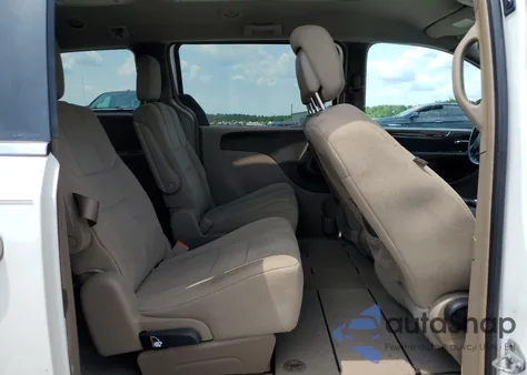 2011 Chrysler Town & Country Touring z USA, uszkodzony, nr VIN 2A4RR5DG9BR666388